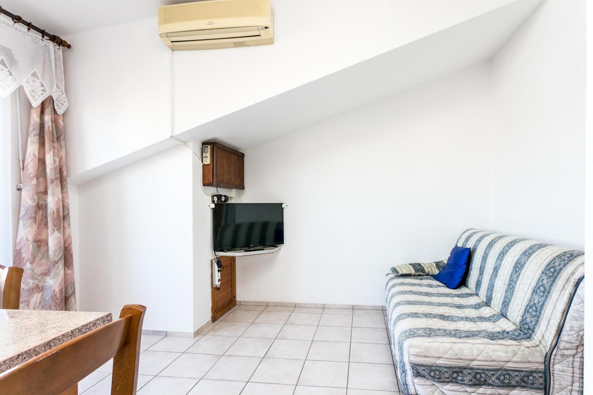 Seaside Apartments With A Swimming Pool Okrug Gornji, Ciovo - 11374 Trogir Cameră foto